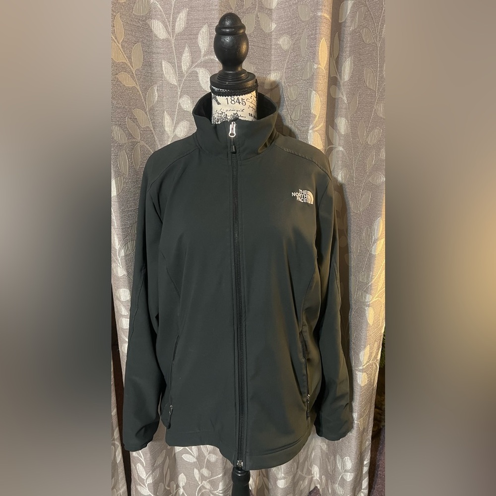 The North Face Women’s Full Zip Fur Lined Jacket - Picture 2 of 10